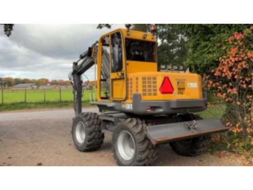 23fbebb1-eda7-4b00-8f3e-0c0280b6192b.mp4