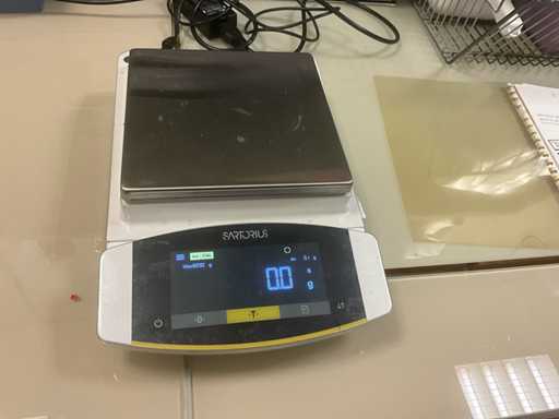 2023 SARTORIUS MCE8201S-2S00-0 Balance de laboratoire