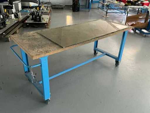 Workbench with wheels 2000 × 800 × 870 mm