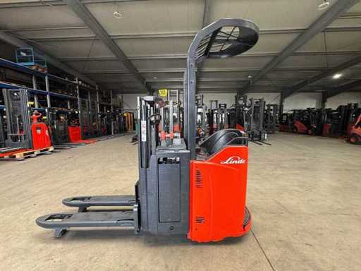 44/2023 Linde D12HPSP Plataforma de 1.200 kg Apilador de Hormigas 5.795 horas