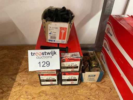 Kisten mit Schrauben und Unterlegscheiben