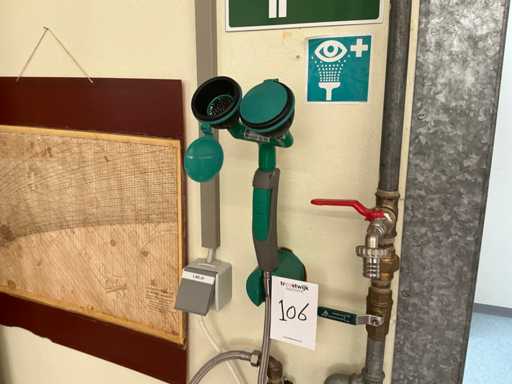 Emergency eye shower