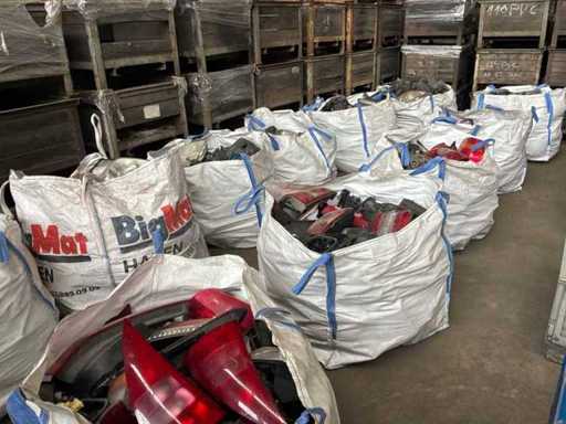 Duża partia różnych lamp samochodowych