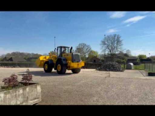 a4e52d84-a9e5-4a9c-8892-11279865032e.mp4