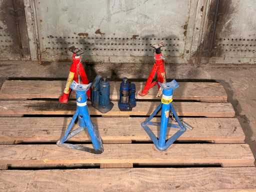 Wagenheber_und_Böcke