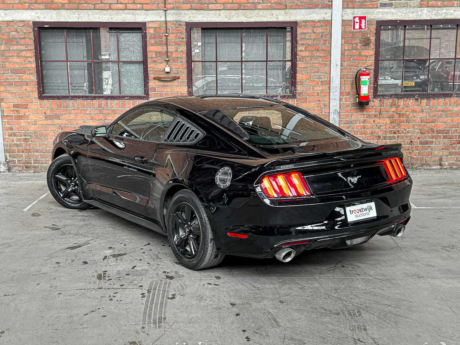 Ford Mustang 3.7 V6 300pk 2017 Coupe