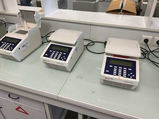 APPLIED BIOSYSTEMS 2720 Thermal Cycler 3-Pack PCR Thermal Cyclers