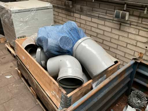 Partia złączek PVC