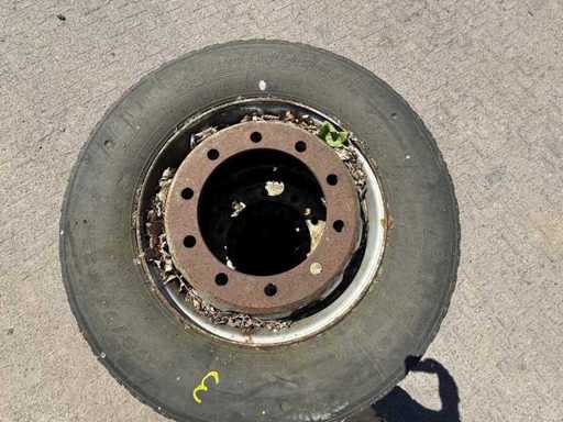 Michelin - Tire 275/70 R22.5 (4x)