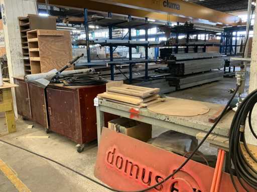 Wooden workbench (2x)