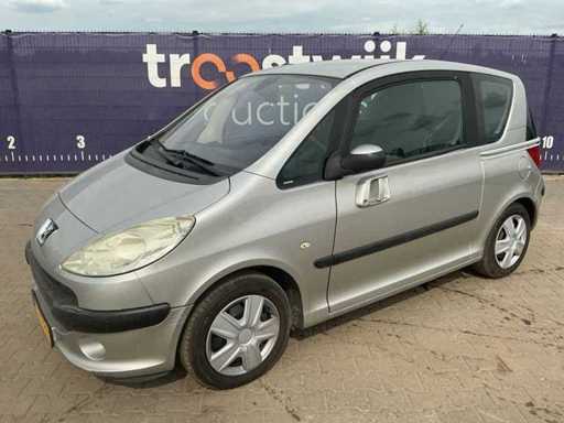 2007 - Peugeot - 1007 - 1.4-16V Gentry - Car