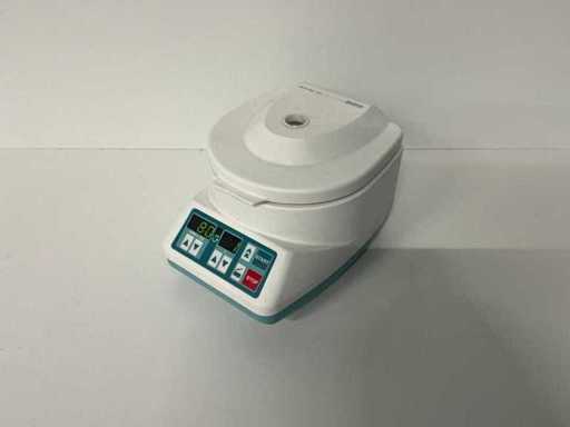 Hettich Mikro 20 Centrifuge