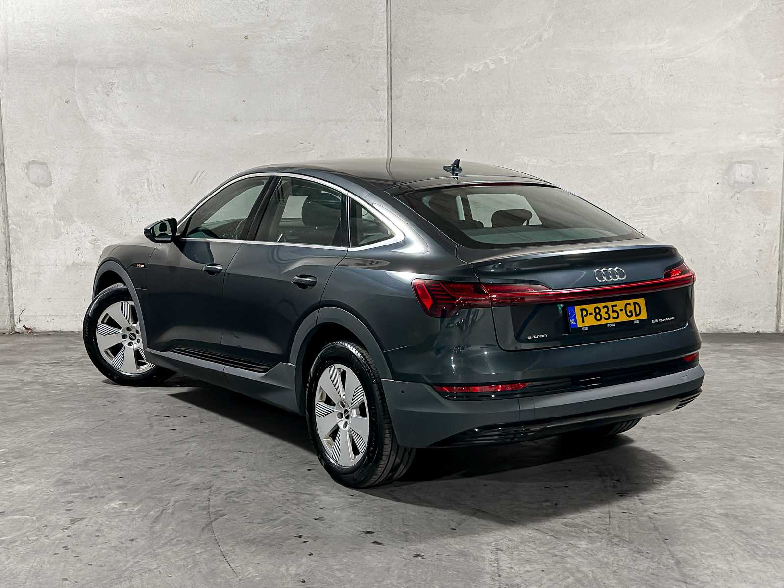 Audi e-tron Sportback 55 quattro edition 95 kWh 408pk 2022 (Origineel-NL + 1e eigenaar), P-835-GD