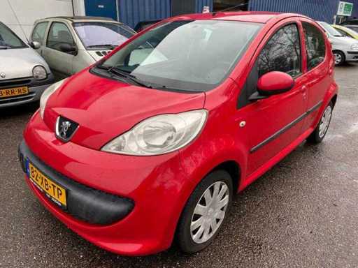 Peugeot - 2007 - 107 - 1.0-12V XS - 82-XB-TP