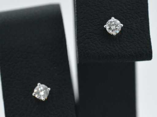 Gouden oorbellen met diamant