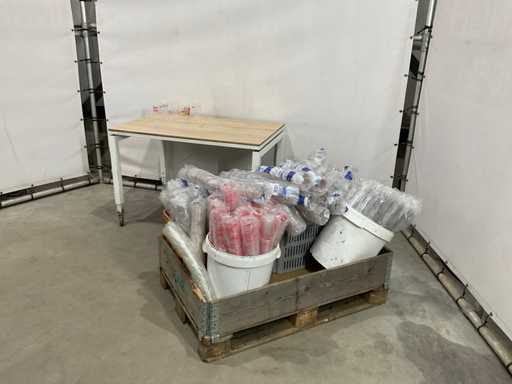 Lot de diverse pahare de plastic