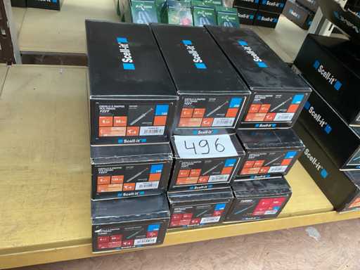 9 Schachteln mit Zündkerzen