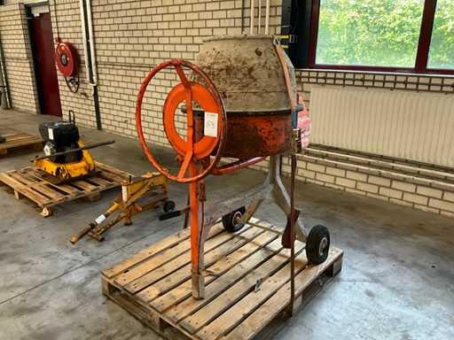 2000 Atika Profi 145 Betonmolen