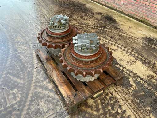 Volvo EM140-74/141-1 2X Rupsmotor