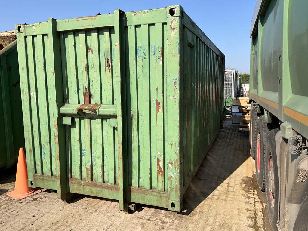 Shipping container hooklift
