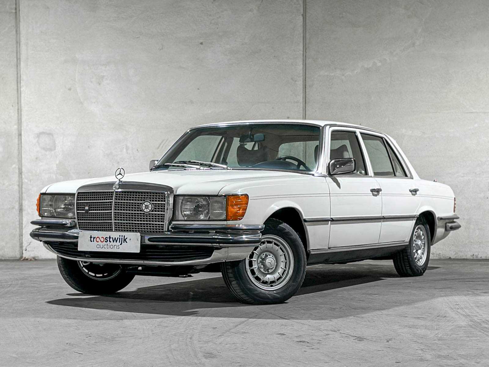 Luxury, sports and classic cars te Tiel