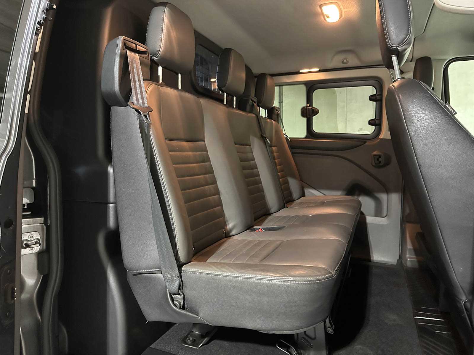 Ford Transit Custom 300 2.0 TDCI Dubbele Cabine Limited L2H1 168pk 2020 (Origineel-NL), VHD-70-G