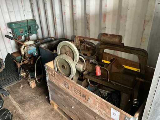 Diverse mașini de prelucrare a metalelor (3x)