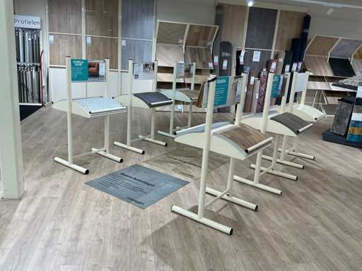 Lagerregal mit Proben (6x)