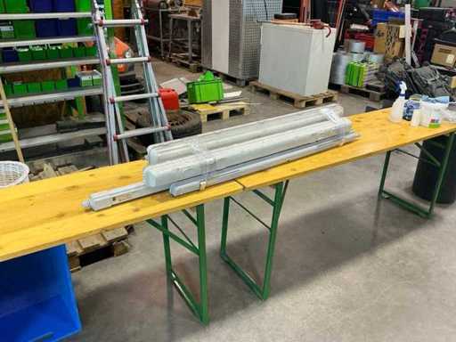 Mixed lot of lighting