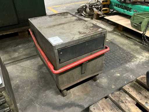 Facom 2092 Tool trolley with content