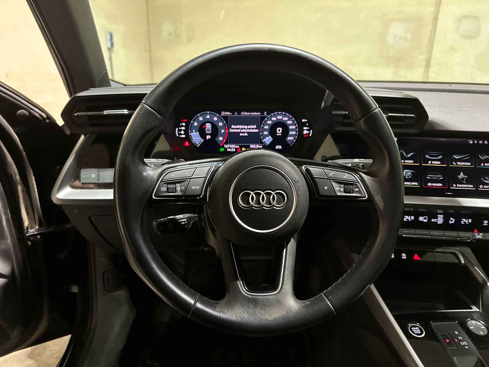 Audi A3 Saloon 35 TFSI Pro Line 150hp 2023 (Original-NL + 1st Owner), X-645-JF