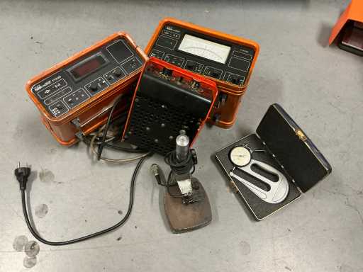 TESATRONIC Outils de mesure divers (2x)