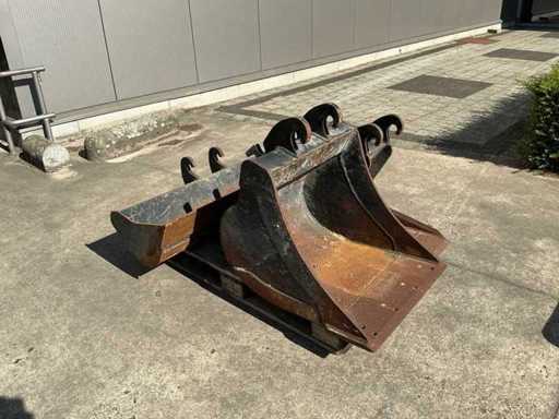 2022 Set excavator buckets CW05 230mm, 600mm & 1200mm