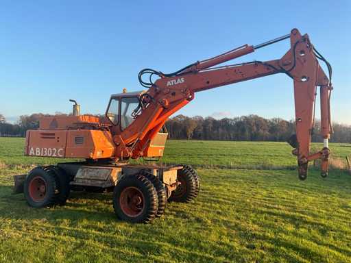 Atlas wheeled excavator - new hydraulics - 3 buckets