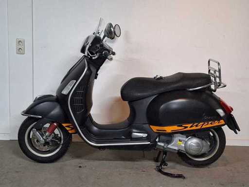 Piaggio Vespa GTS Super Sport 300cc scuter cu motor 