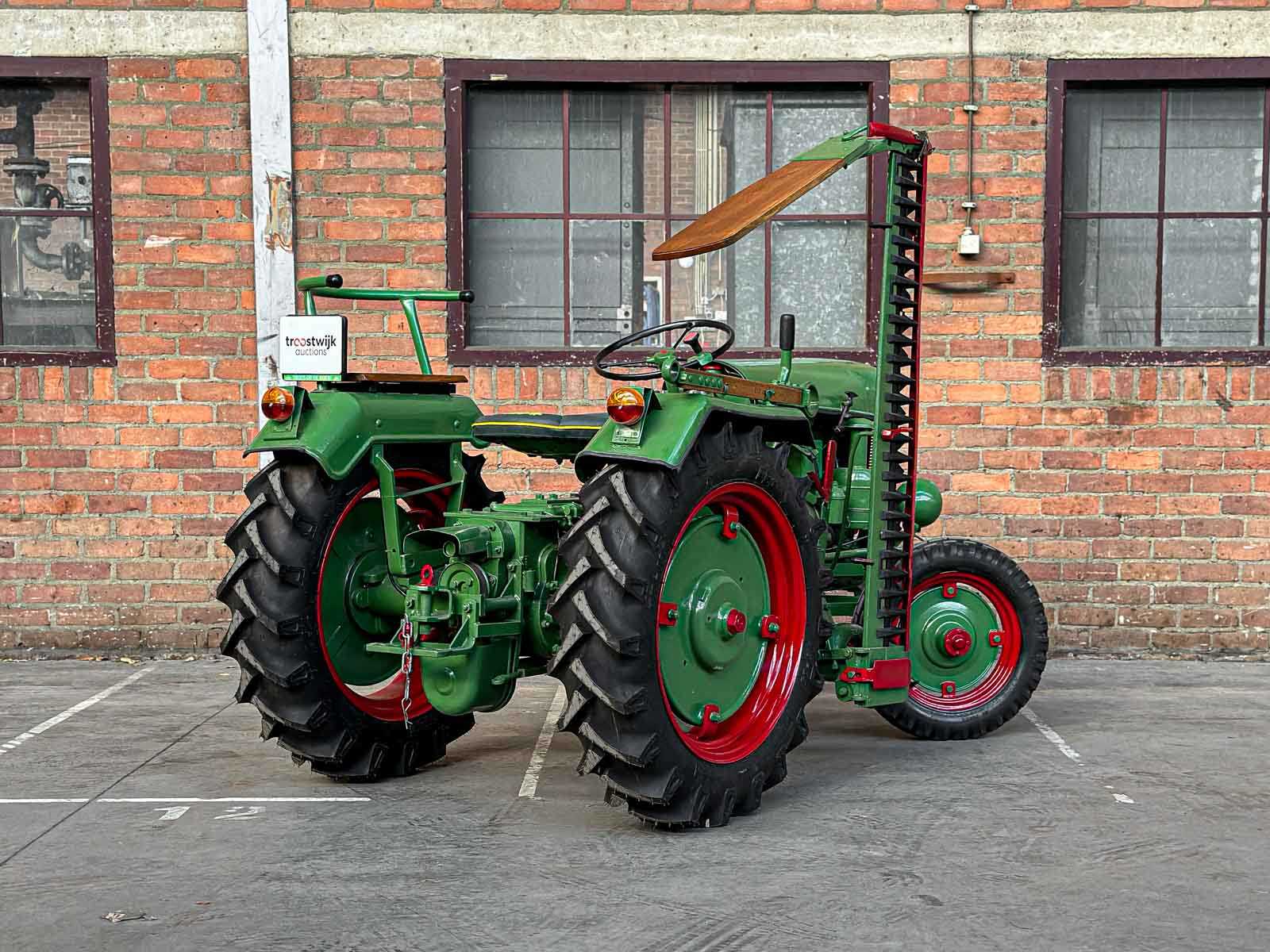 Holder 1955 1-Cilinder Oldtimer Tractor + Originele Melkwagen, TRH-44-X