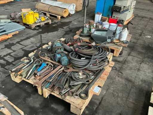 Partij diverse gereedschappen en onderdelen