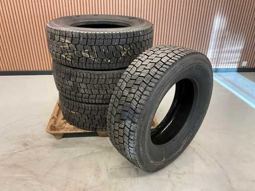 4x 315/60R22.5 Retread Truck Tire