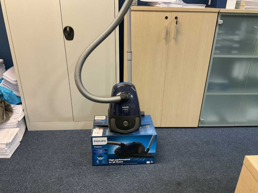 Philips FC 8240 Vacuum Cleaner