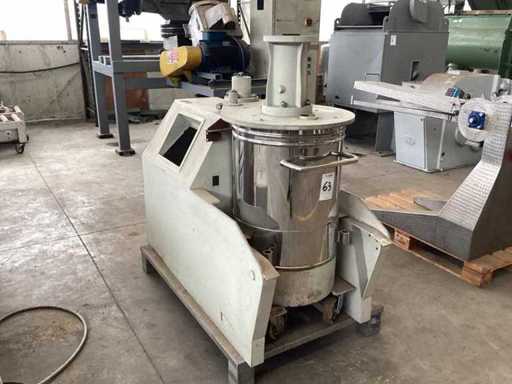 Stazione di miscelazione con serbatoio