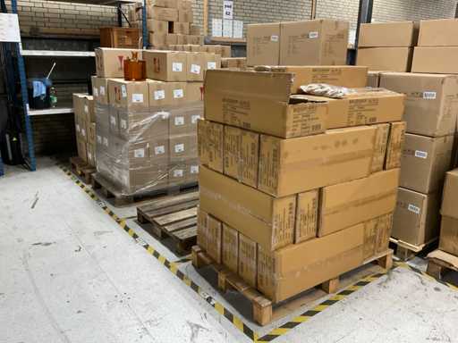 Decoratie flessen,  en insteker ‘LOVE’