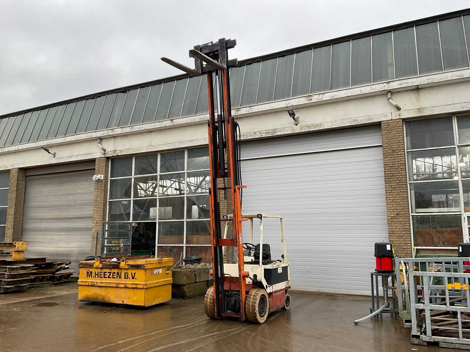 Nissan RGM02R30U Forklift