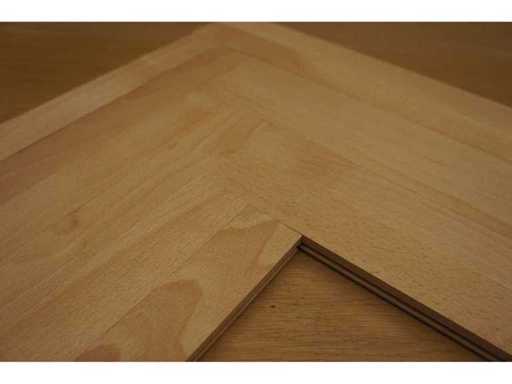 83,66 m² Massief beuken visgraatparket 16mm