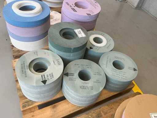 Grinding wheels