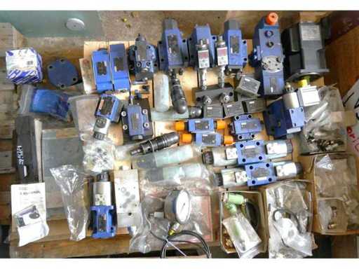 Rexroth - Un grand lot de vannes / régulateurs de contrôle directionnel