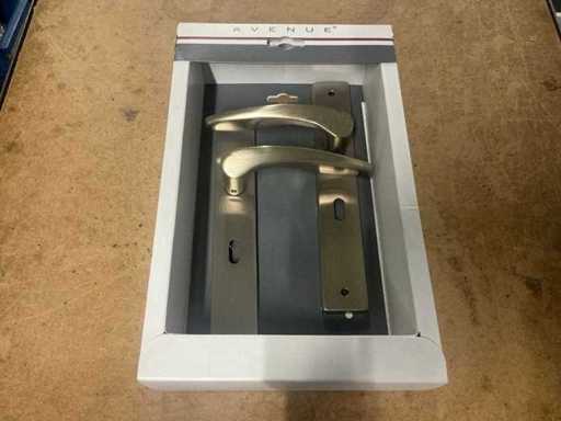 Avenue 56mm Delta matte nickel Klamka drzwi (7x)