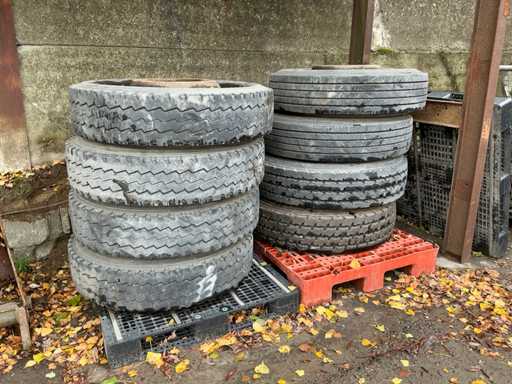 Linglong and Petlas 8x Truck tire