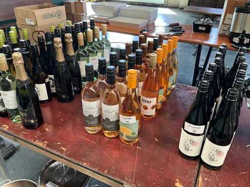 Bottles of rosé (22x)