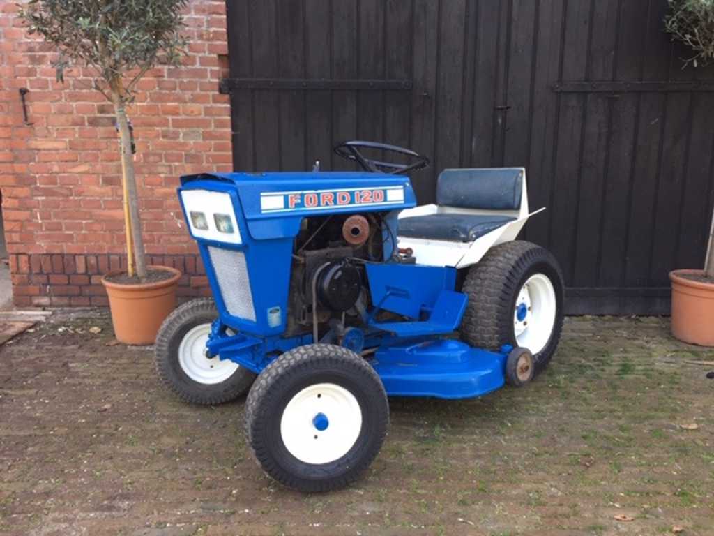 Ford - 120 - Tracteur de pelouse