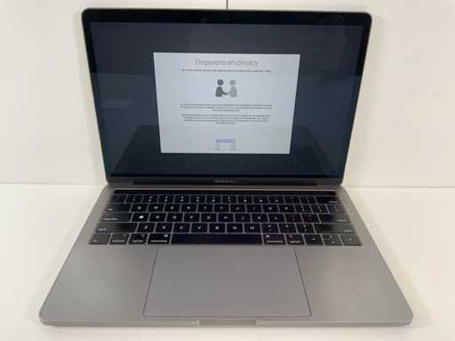 Apple MacBook Pro 13.3", Core(TM) i7 8a generazione, 16 GB di RAM, laptop NVMe da 500 GB